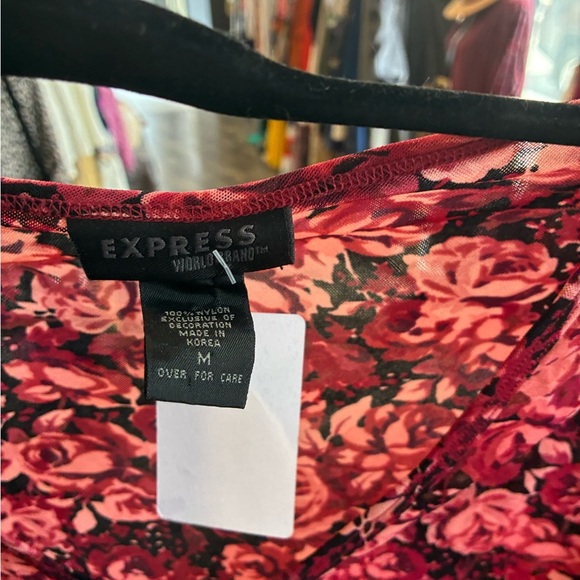 Express vintage rose sparkly blouse size M - Picture 3 of 3